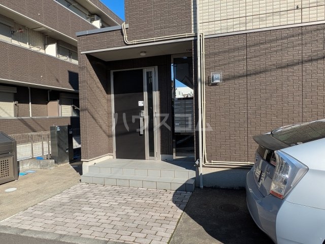 22/30 エントランス