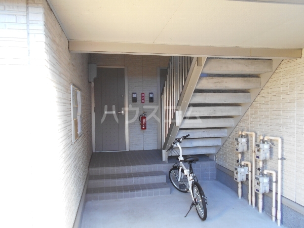 19/26 エントランス