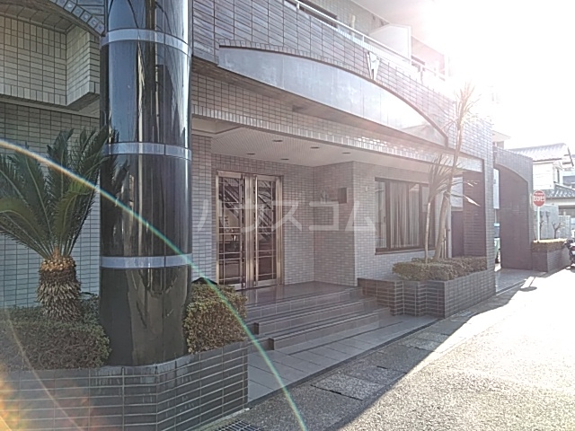 22/30 エントランス