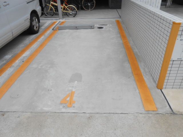 22/30 駐車場