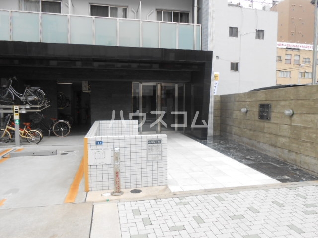 22/30 エントランス