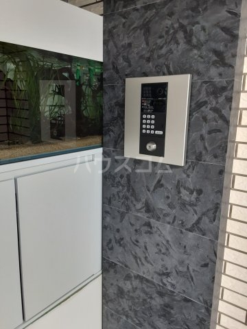 22/25 エントランス