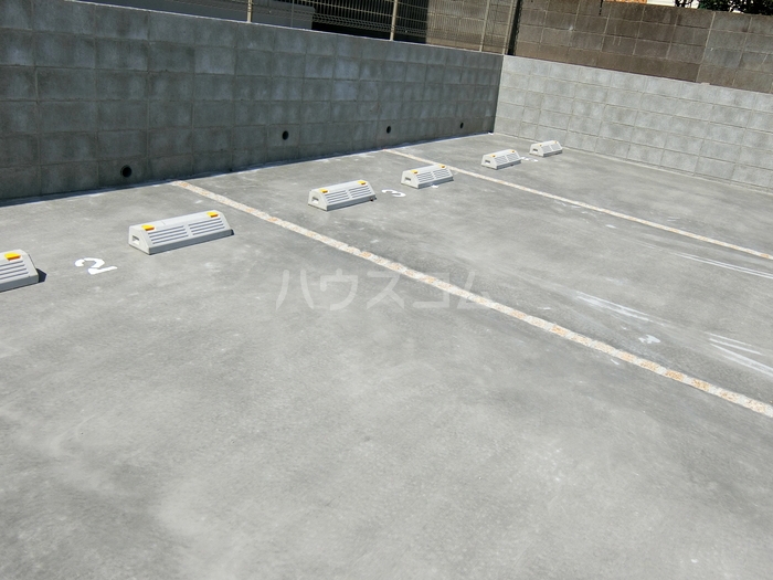 26/30 駐車場