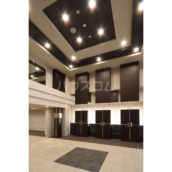 15/23 エントランス