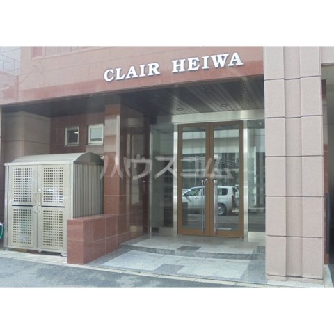 18/27 エントランス