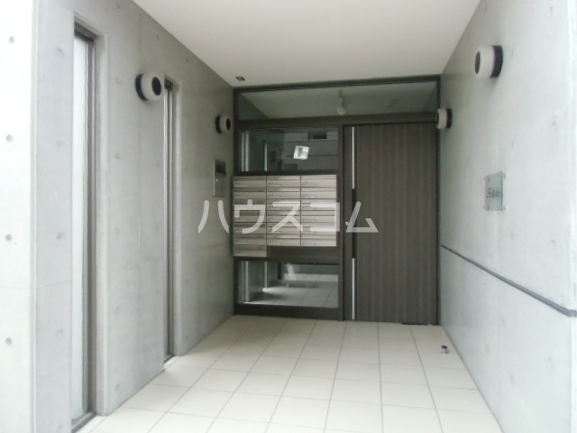 14/19 エントランス