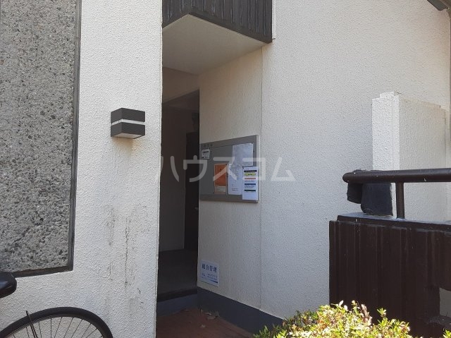 16/21 エントランス