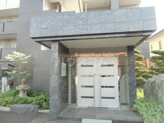 22/30 エントランス