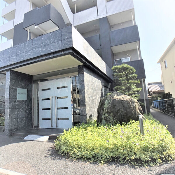 16/26 エントランス