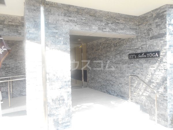 28/30 エントランス