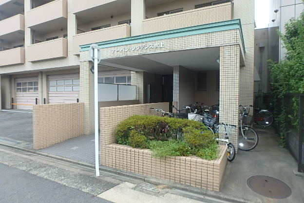 22/25 エントランス