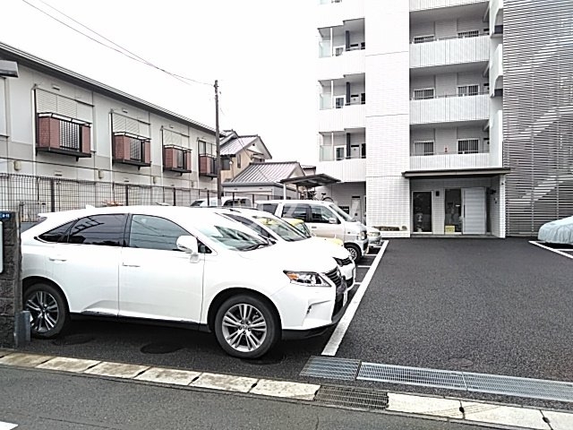26/30 駐車場