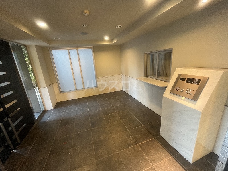 21/29 エントランス