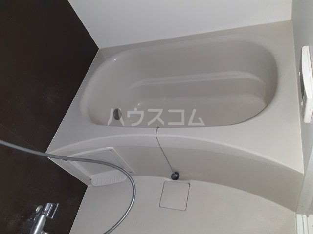 13/30 浴室