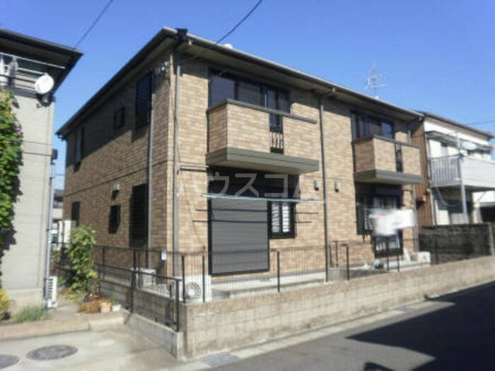 13/18 エントランス