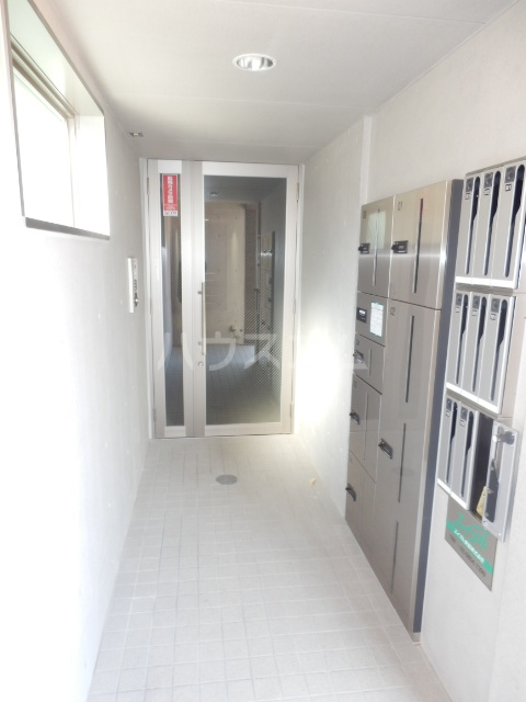 21/28 エントランス