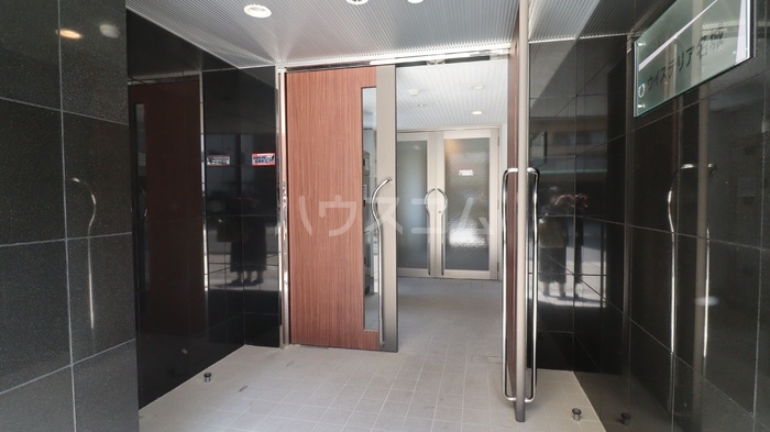 17/27 エントランス