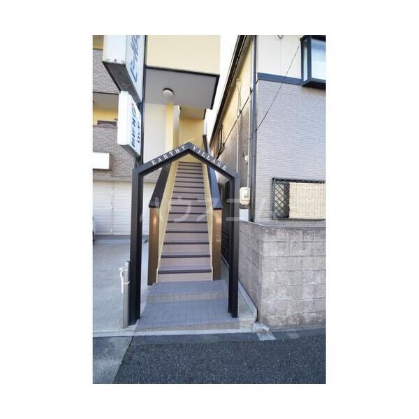 16/21 エントランス