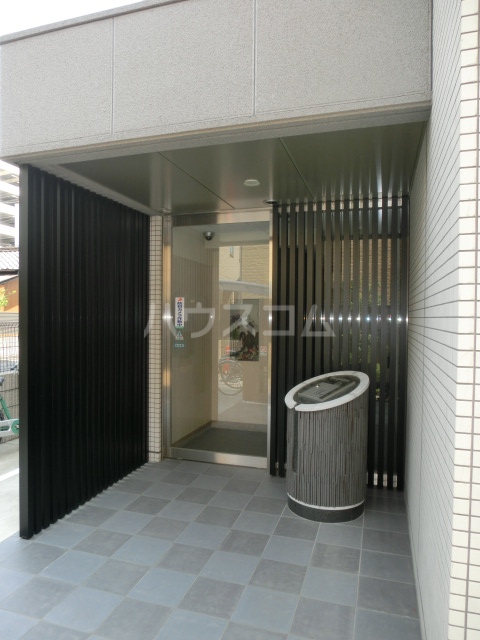 20/26 エントランス