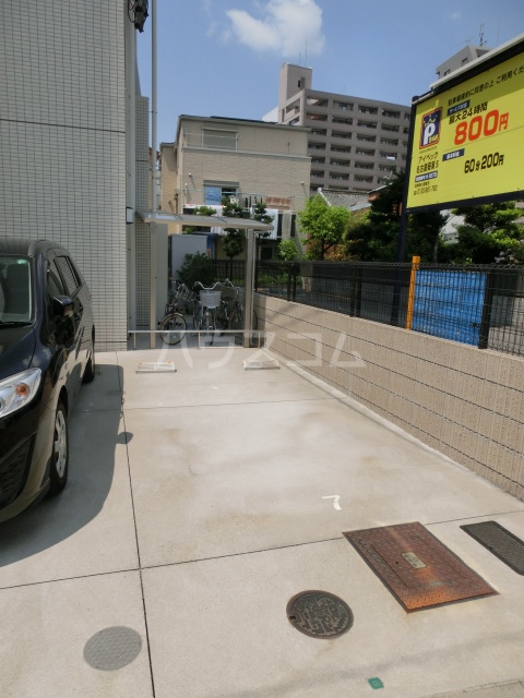 21/26 駐車場