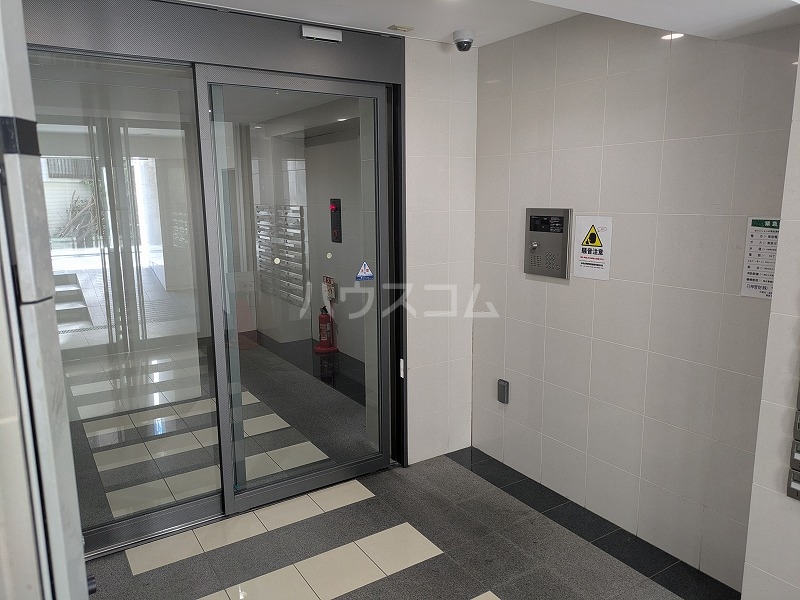 26/30 エントランス