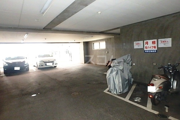 22/30 駐車場