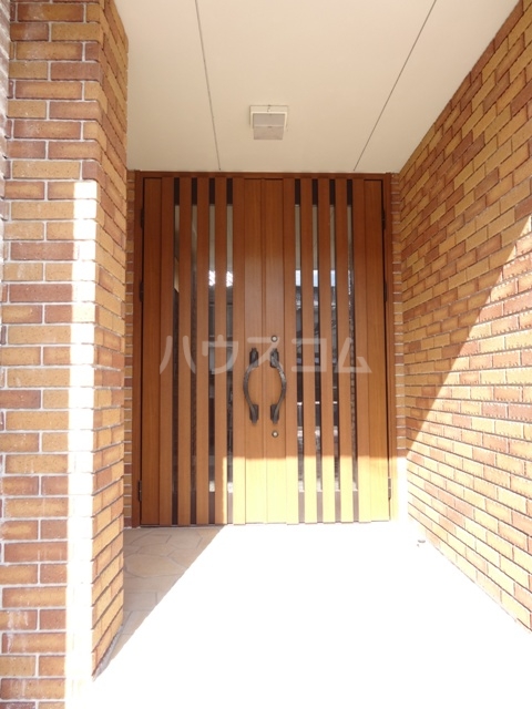 18/24 エントランス