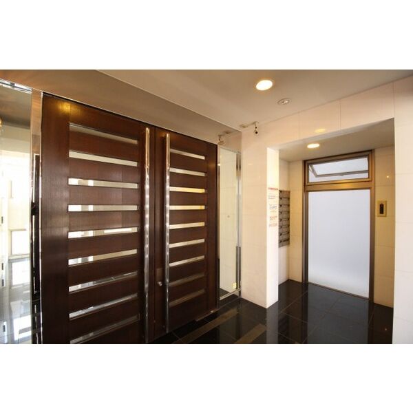 17/27 エントランス