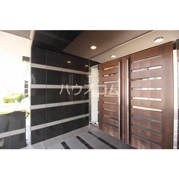 17/26 エントランス