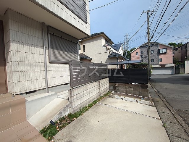 2/3 駐車場