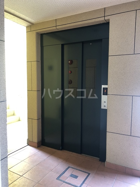 22/30 エントランス