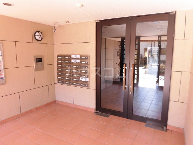 16/26 エントランス