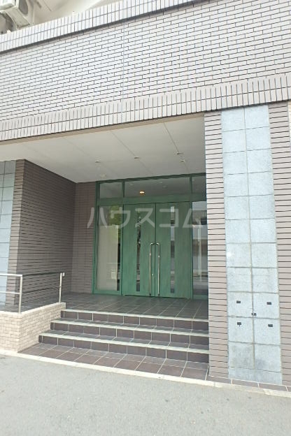 21/28 エントランス