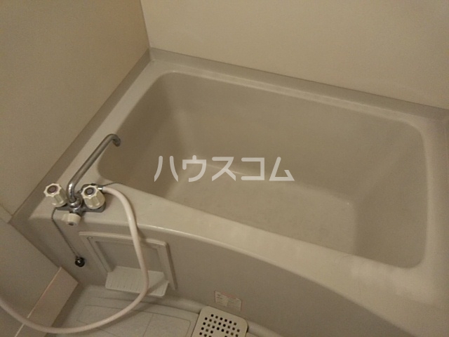 13/28 浴室