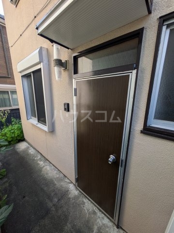 26/30 エントランス