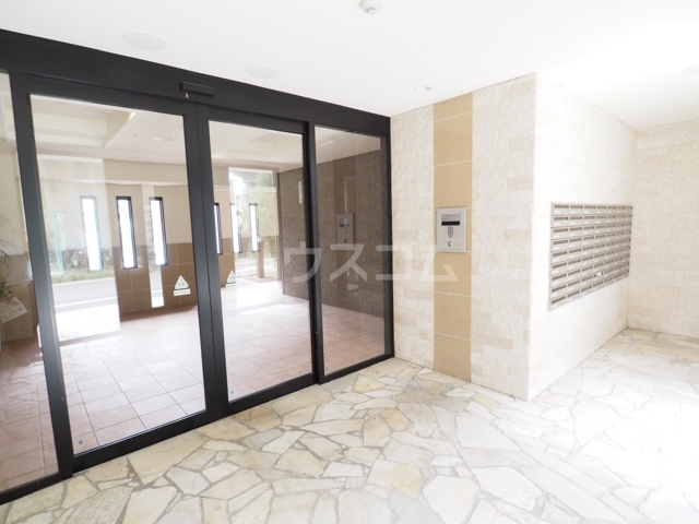 21/27 エントランス