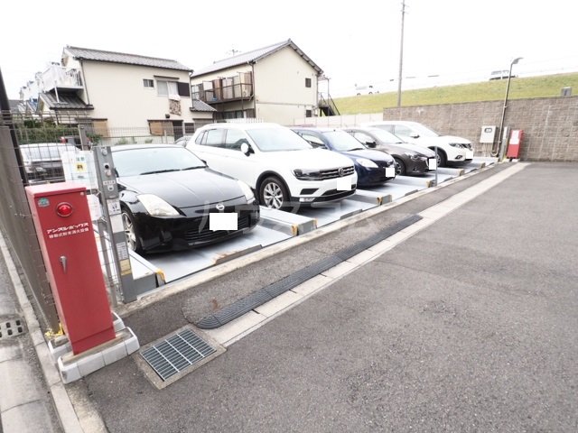 28/30 駐車場