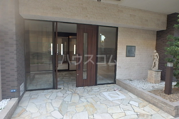 17/23 エントランス