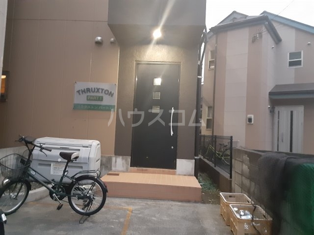 24/30 エントランス