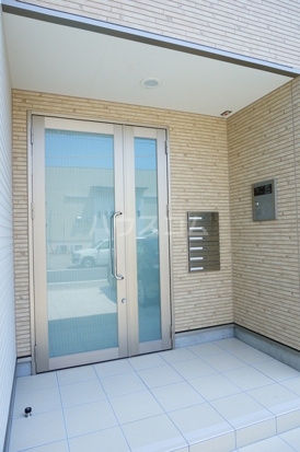 20/26 エントランス