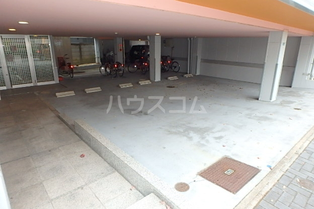 22/27 駐車場