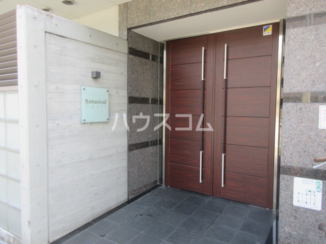 17/25 エントランス