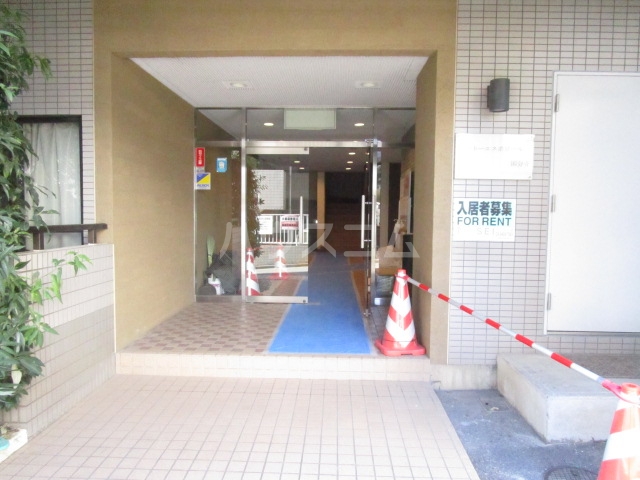 25/30 エントランス
