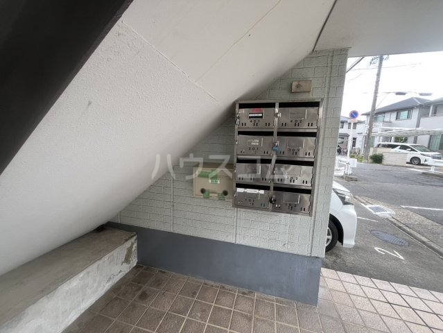 22/30 エントランス