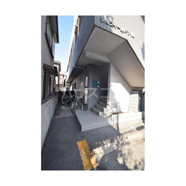 19/28 エントランス