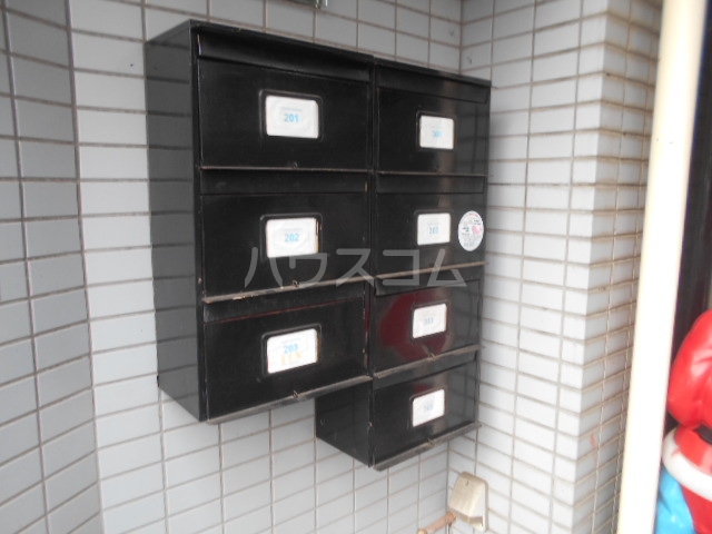 21/30 エントランス