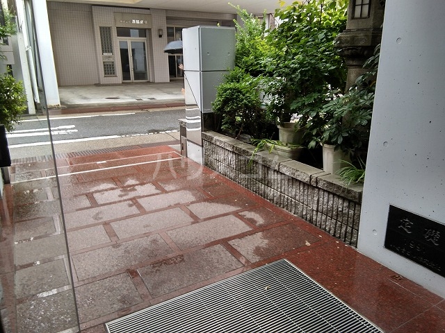 15/19 エントランス