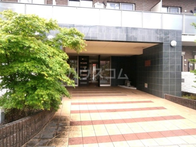 17/23 エントランス