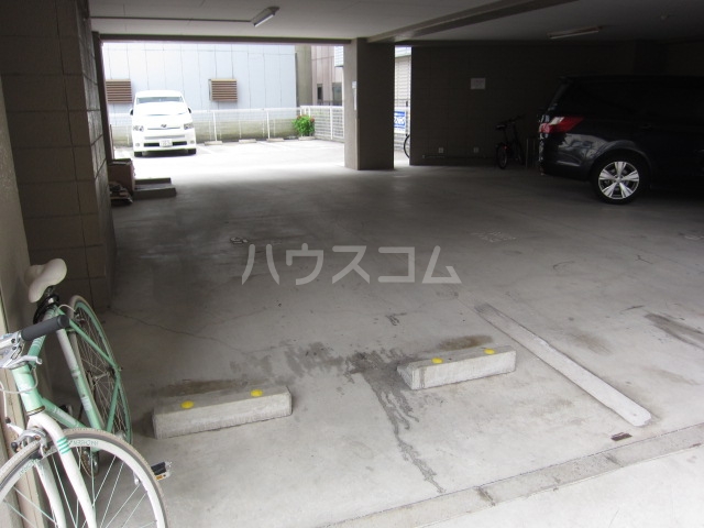 21/28 駐車場