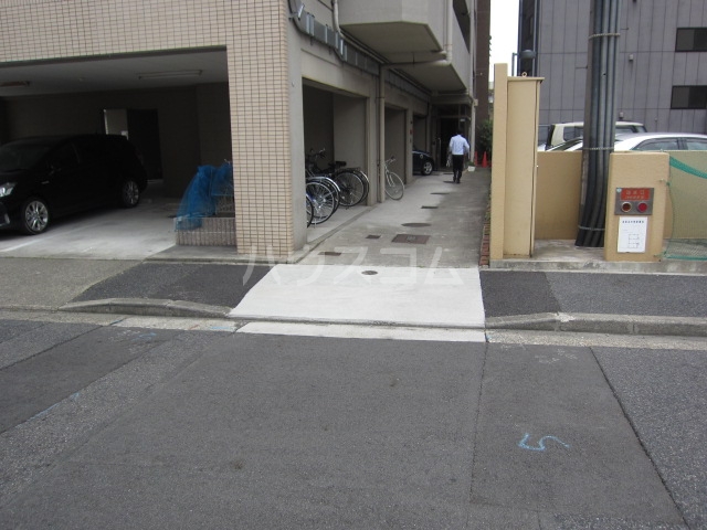 20/28 エントランス